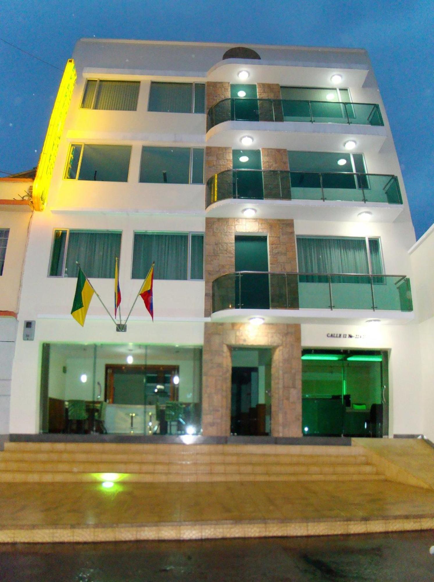 Apartahotel Vincent Suites Pasto Esterno foto